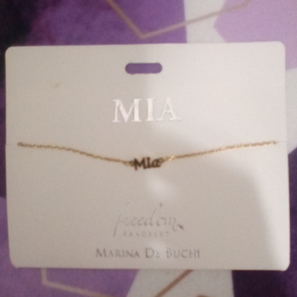 NWT: MULBERRY STUDIOS; MARINA DE BUCHI, FREEDOM BRACELET (NAME:MIA) GOLD.